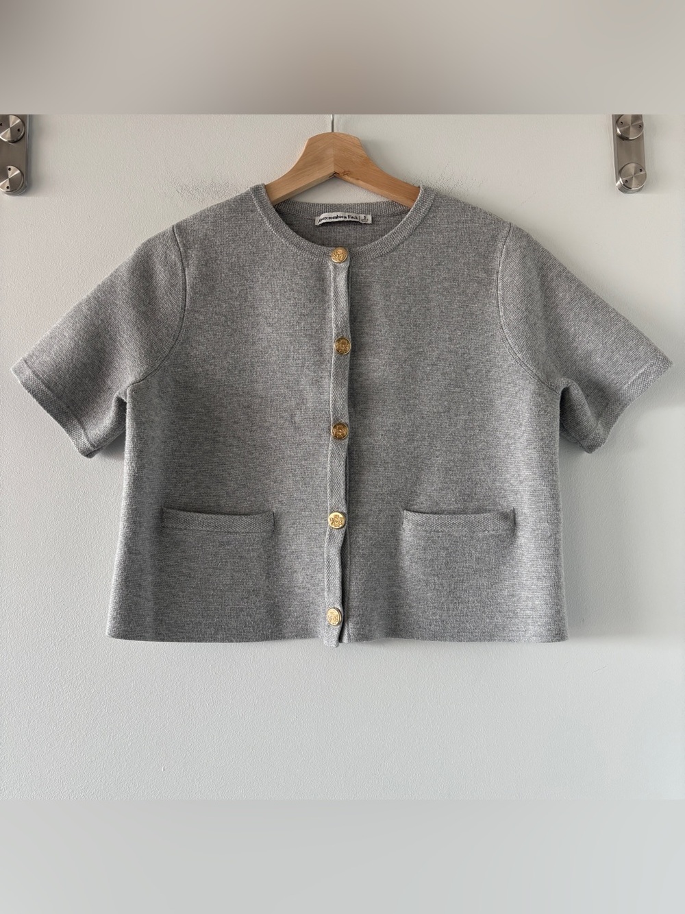 Abercrombie & Fitch Luxe Loft Short Sleeve Button Cropped Cardigan - Picture 2 of 9